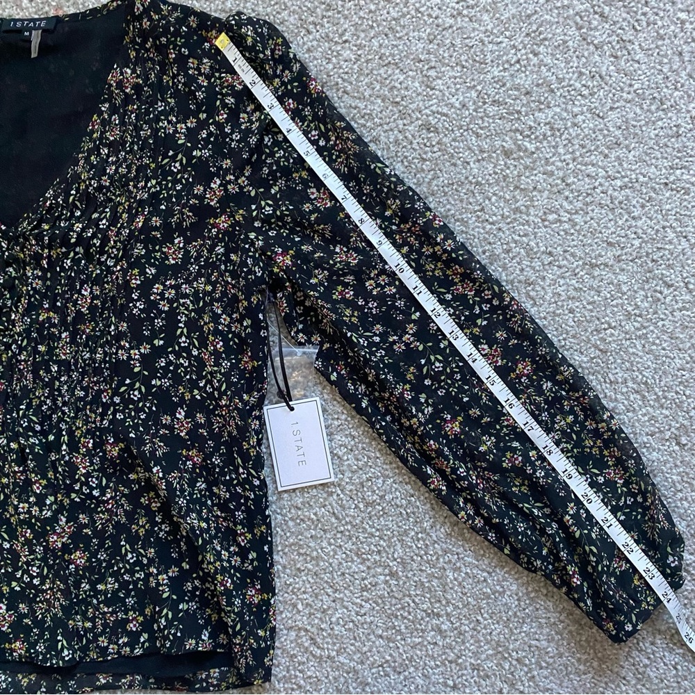 1. STATE V Neck Floral Blouse - Picture 5 of 11